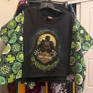 Harley-Davidson Black and Green Graphic Tee  boho chic t-mono